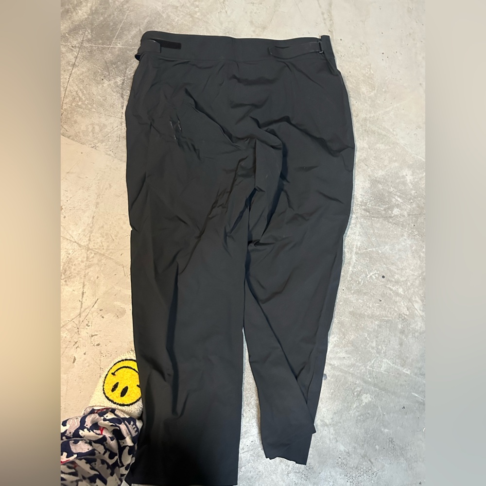 Under armor rain pants - Picture 2 of 3